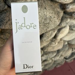 J’adore Dior Perfume 