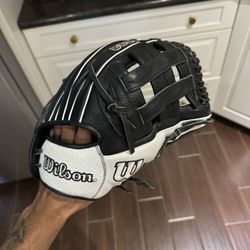 Wilson Baseball Glove 