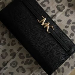 Micheal Kors Wallet