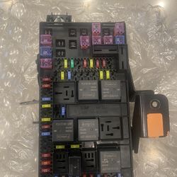 F-250/350 Complete Fuse Box Assembly Brand New