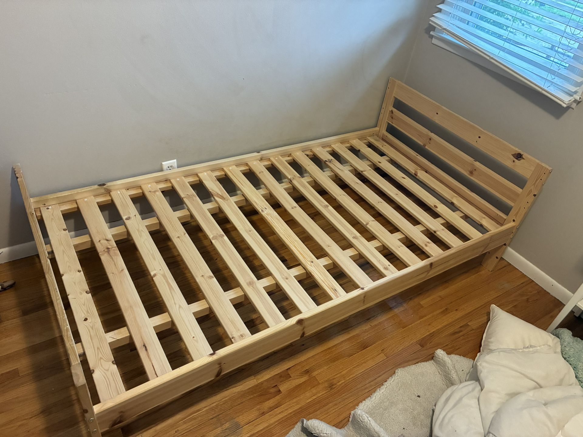 IKEA Kids bed frame (2)