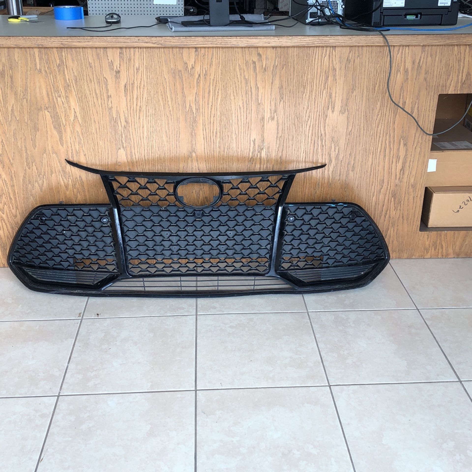 2020 To 2021 Toyota Avalon Front Grille Assembly