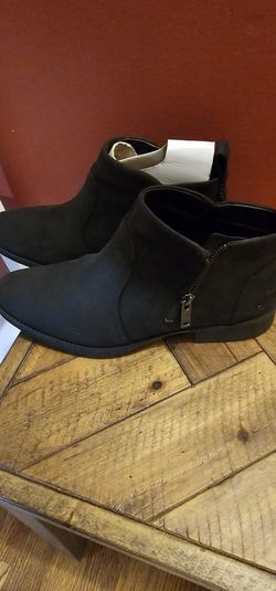 https://offerup.com/redirect/?o=VWdnLmJvb3Rz