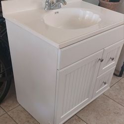 31 Inches Vanity With 2 Drawers And Storage