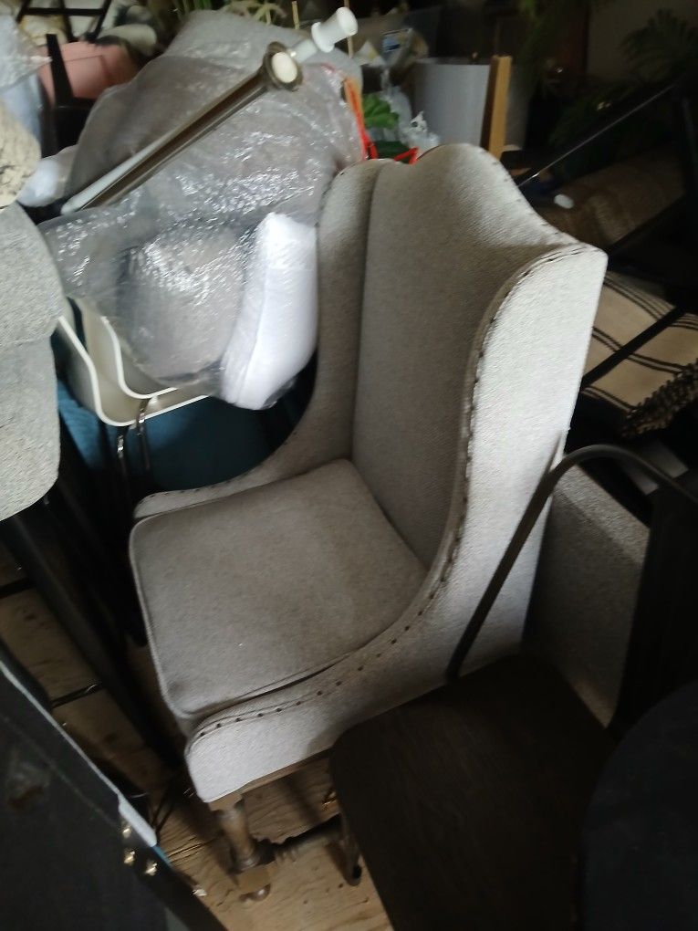 Oversized Sitting Chair