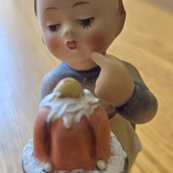 Baker  Hummel Figurine #128