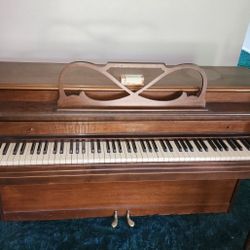 Vintage Piano