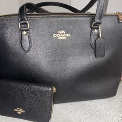 Authentic Coach Bag With Matching Wallet 