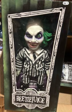 Mezco Beetlejuice Designer Series MDS Mega Scale 15" Talking Figure Doll