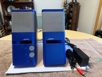 Up for sale is a rare Cobalt Blue pair of Bose MediaMate Powered Computer Speakers. While these classic multimedia desktop speakers were typically pro
