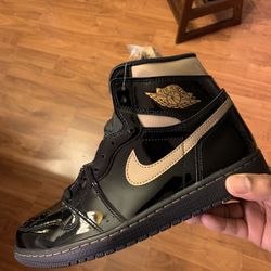 Jordan 1 - Black And Gold