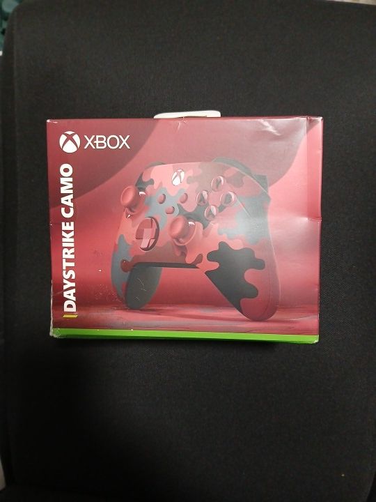 Xbox Series X/s Camo Red Controller