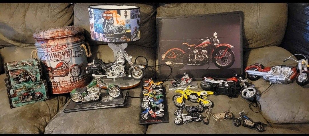 HUGE LOT OF MOTORCYCLE DECOR JESSE JAMES 1:5 SCALE, HARLEY DAVIDSON & MORE