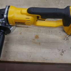 DEWALT DCG412 20V MAX Li-Ion 4-1/2 - 5 in. Cordless Grinder & 4ah battery DCB240. USED. TESTED. IN A GOOD WORKING ORDER. 