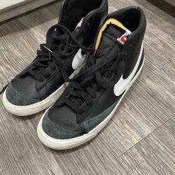 NIKE BLAZERS 8.5m 10w