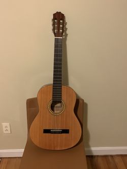 ESPANA CLASSICAL SOLID CEDAR - DEAN GUITAR