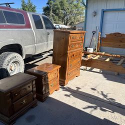 Queen Real Wood Pine Bedroom Set Delivery Available 