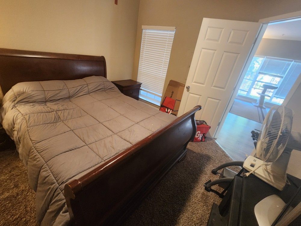 Queen Bedroom Set