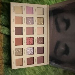 Nude Eye Shadow Palettes