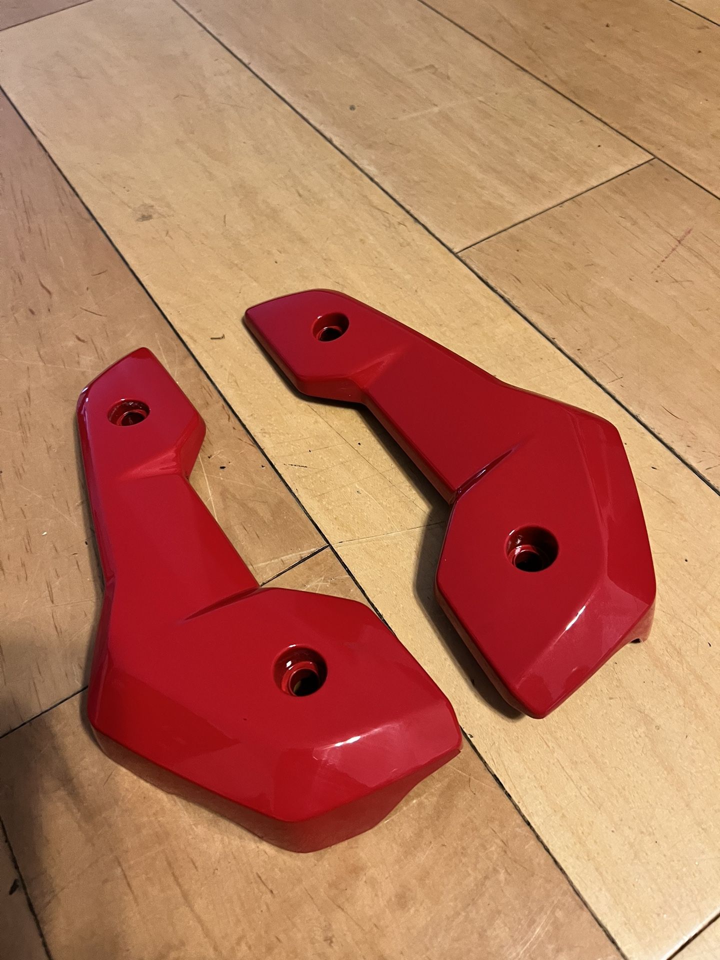 Triumph Trident 660 OEM Radiator Covers Red
