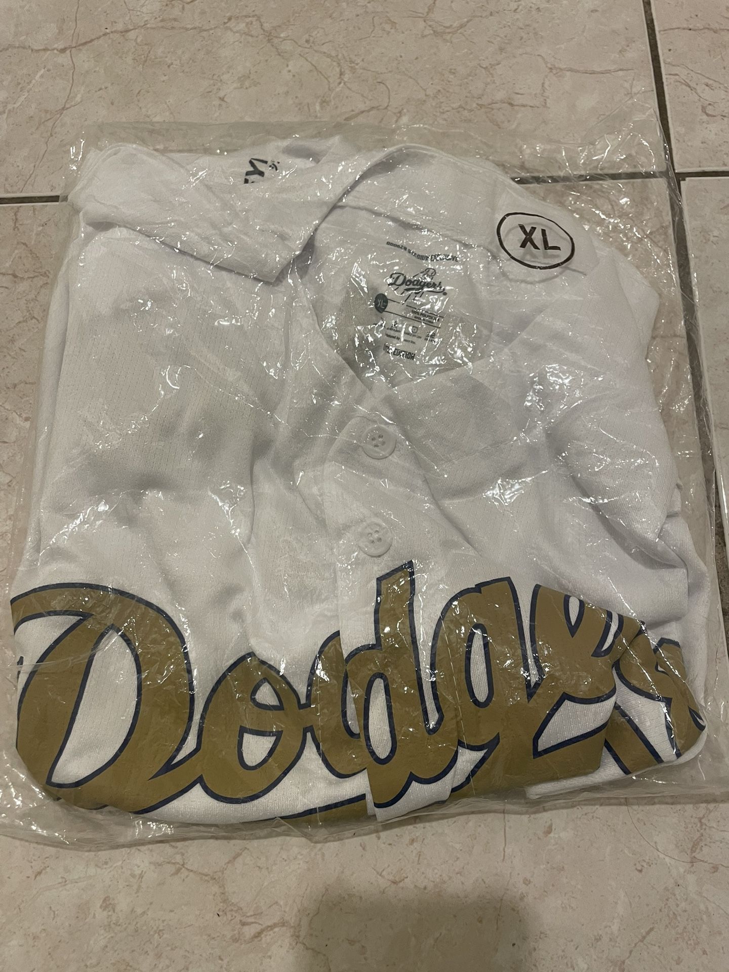 New Freddy Freeman Gold Player Giveaway Jersey - XL
