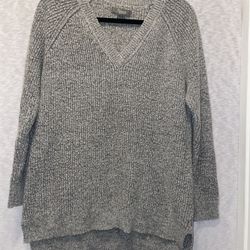 Natural Reflections Women’s Grey Sweater Large