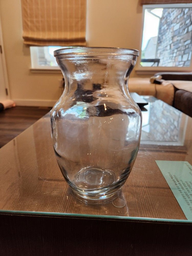 Clear glass vase 8 inches tall 4 inch opening