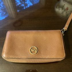 Michael Kors Wristlet