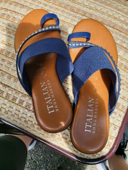 💙 Italian Shoemakers Blue Toe Loop Sandals – Women's Size 7.5 – Made in Italy 🇮🇹