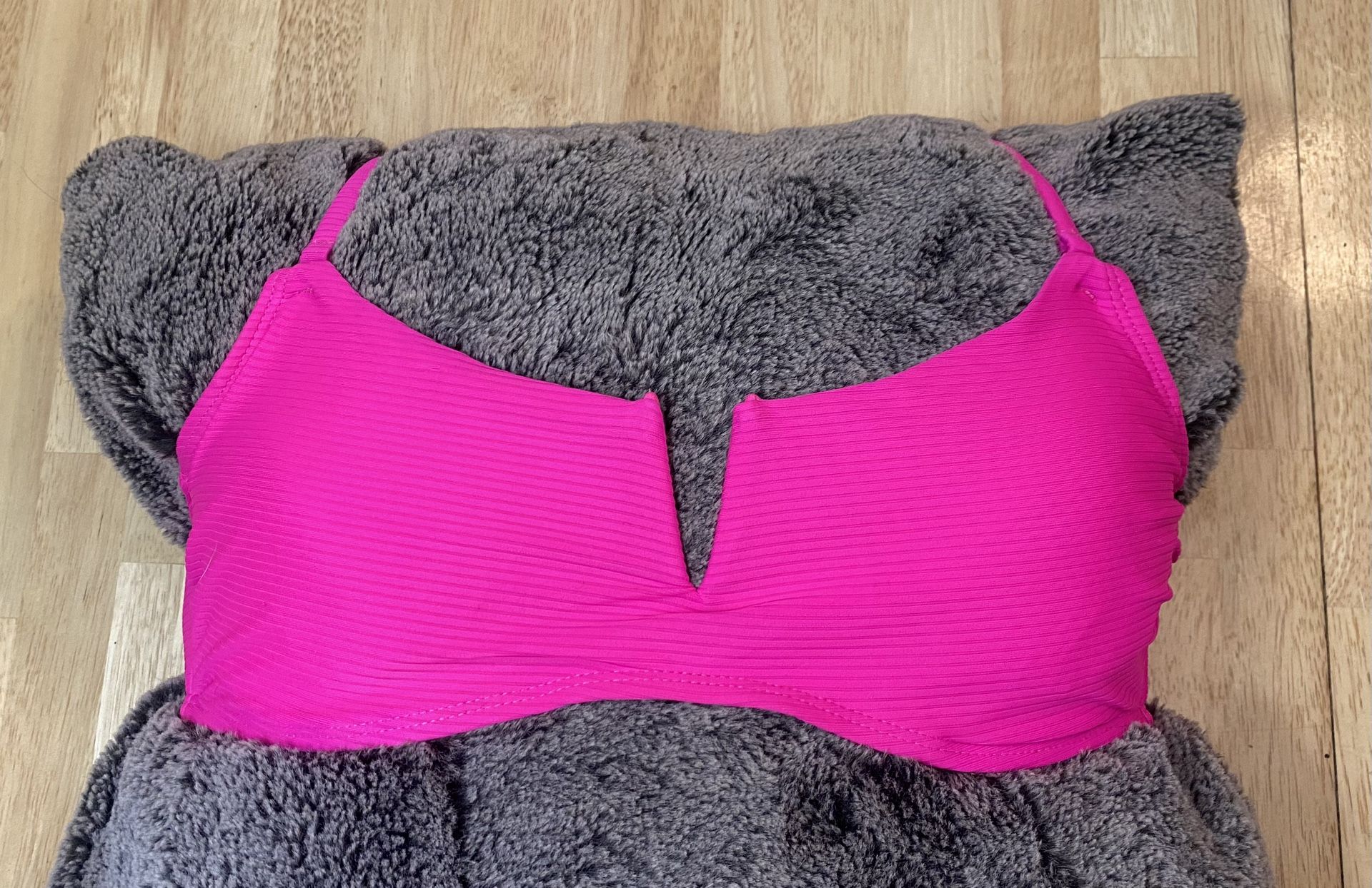 Women’s - Size Medium - Fuchsia bralette bikini top