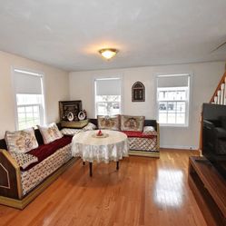 Moroccan Couch With Table