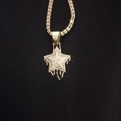 10K Gold Necklace Star Pendant With VVS