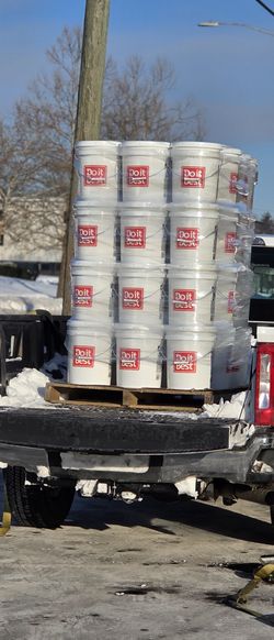 Ice Melt. / Ice salt