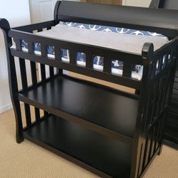 Delta eclipse outlet changing table