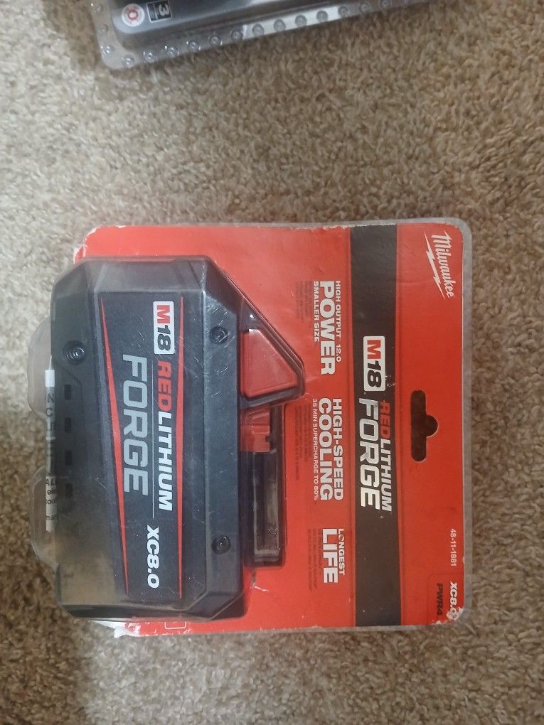 Milwaukee M18 Red Lithium Forge Xc 8.0