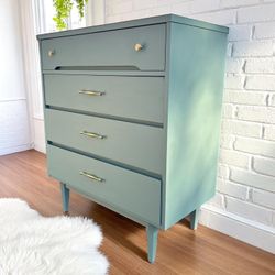 Robbinsdale 4-Drawer Dresser