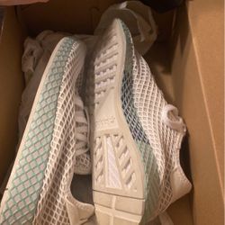 New Adidas Size8 Half 