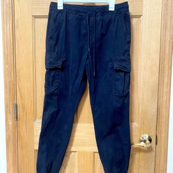 Men’s Aero Black Cargo Jogger - Size Medium