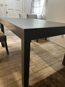 Dining table plus 4 chairs