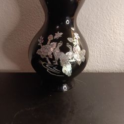 EXQUISITE Korean Lacquerware Mother of Pearl Peacock Motif Inlay 8.5" Vase.

