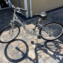 SPECIALIZED LOW ENTRY CRUISER BIKE