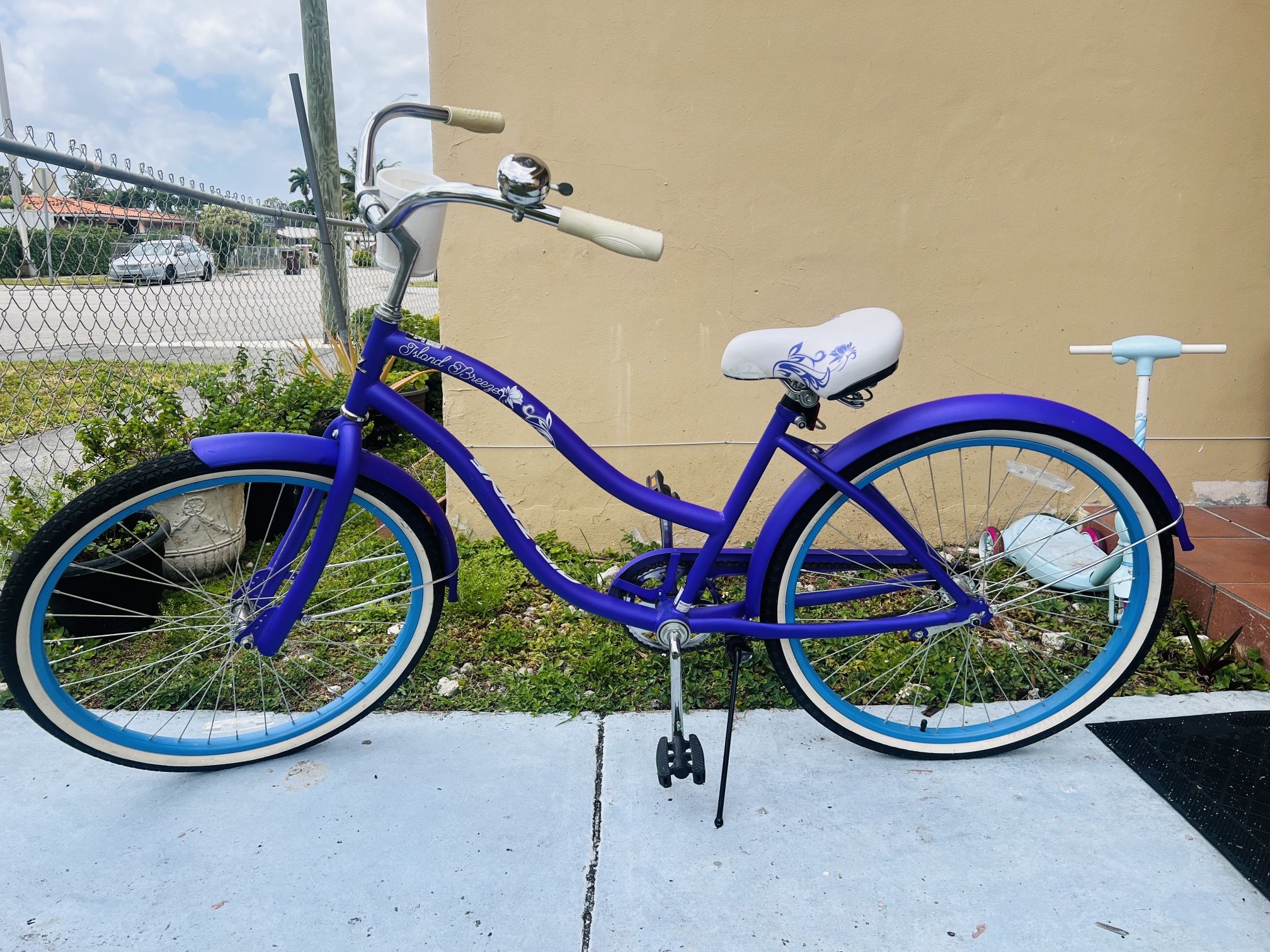 26" Air Zone Women's Island Breeze Handlebar Bell and Cupholder