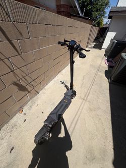 Ausom DT2 Pro Electric Scooter Dual Motor – 2 Chargers + Key Fob