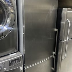 refrigerator  33 inches bottom  freezer 