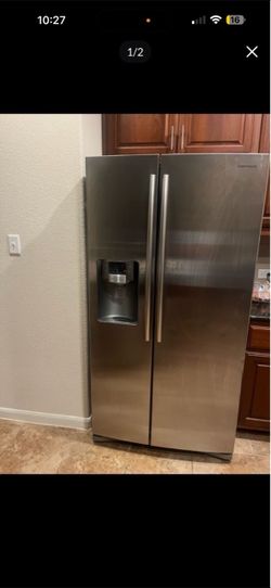 Like new Samsung refrigerator