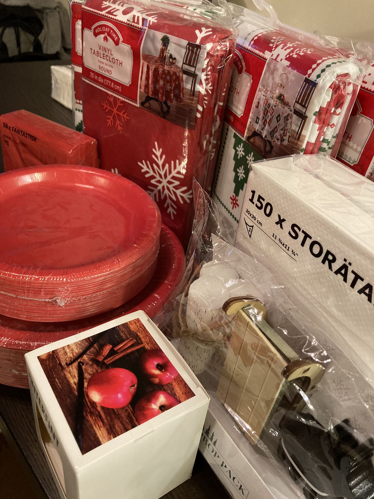 Holiday Table Decor