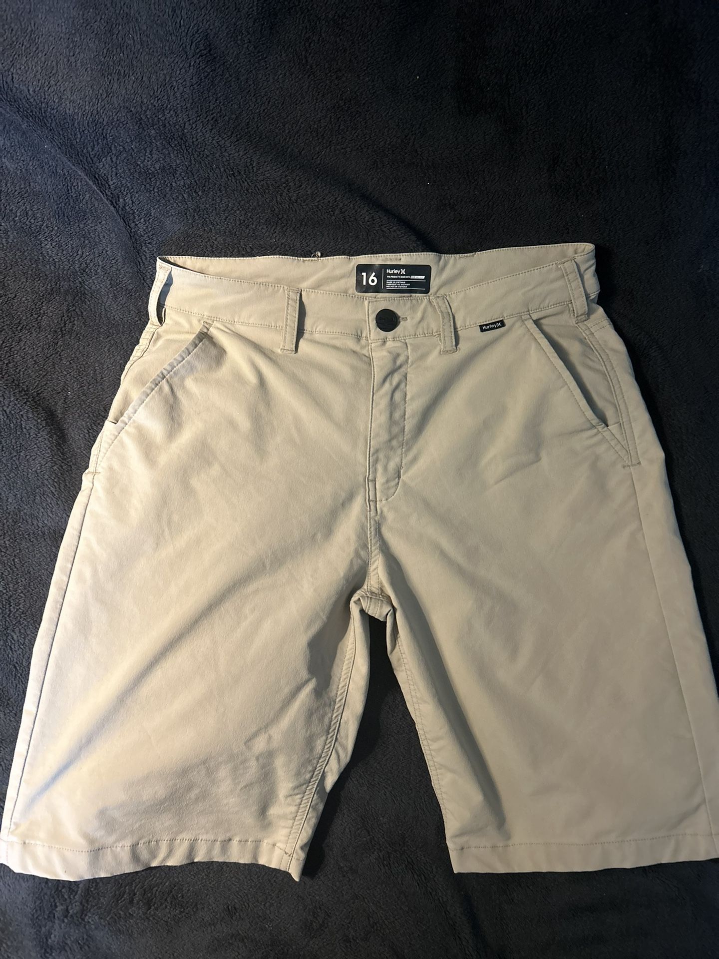 Hurley Size 16 Short Tan