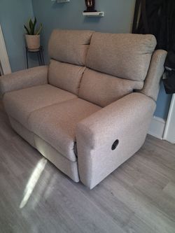 Like new light grey recliner sofa in excellent condition cash only