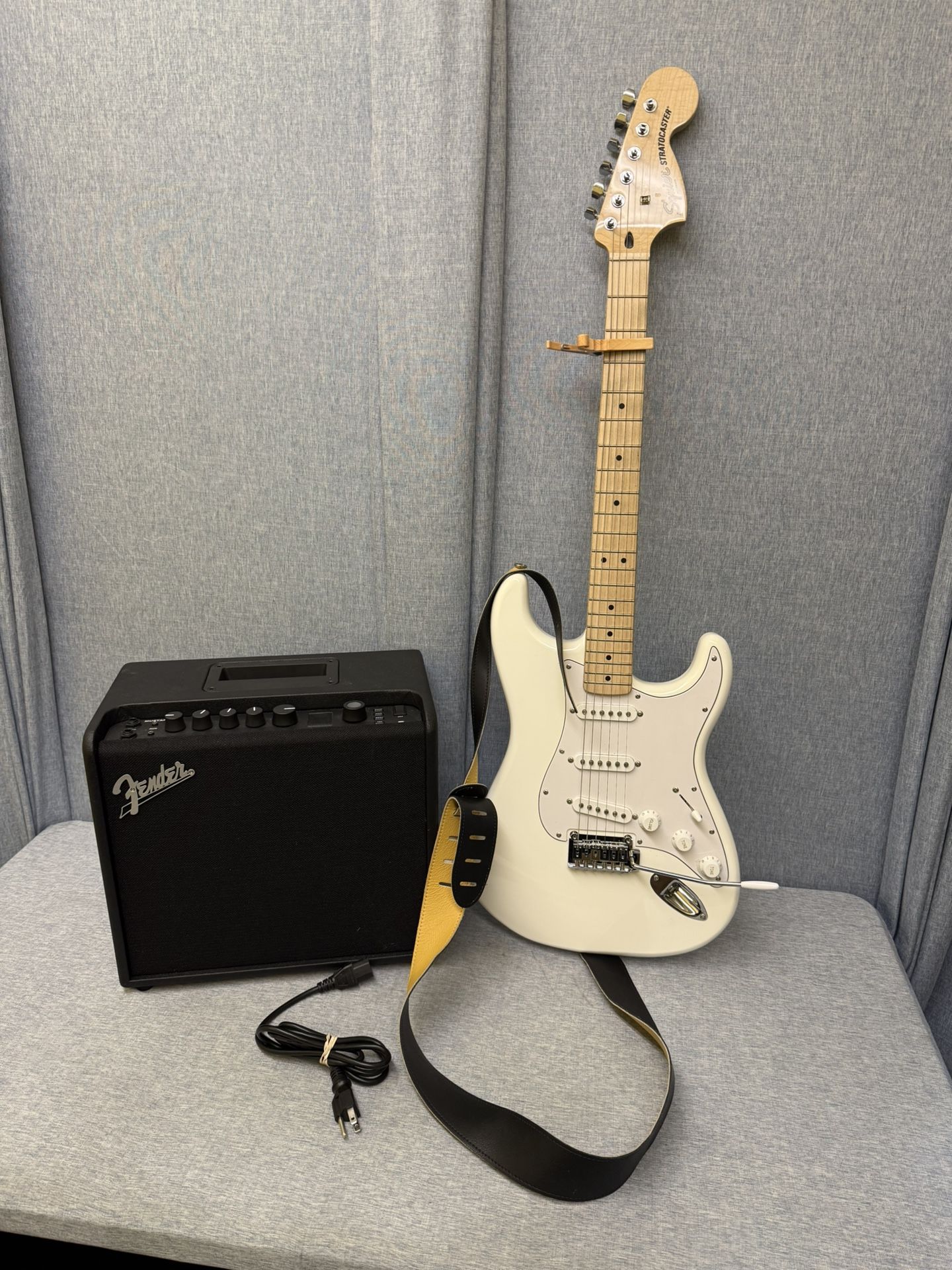 Squier Stratocaster W Amp 