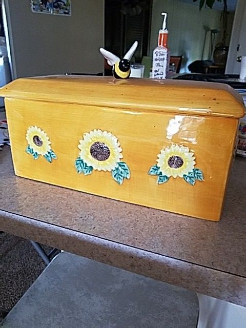 Cute bread box